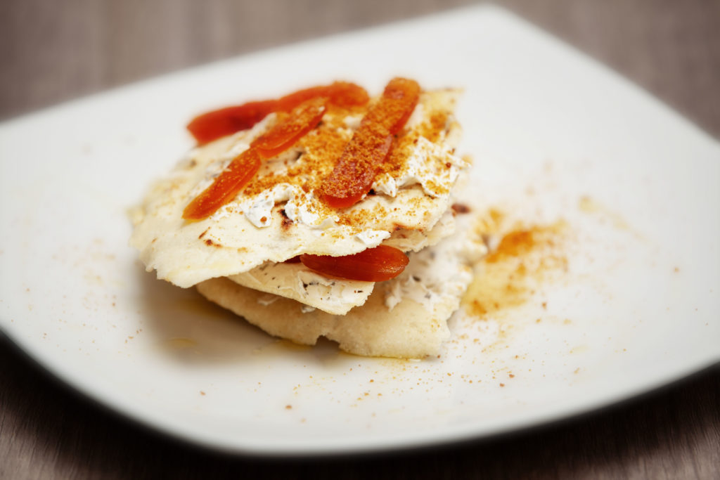 Millefoglie di pane carasau e bottarga di muggine