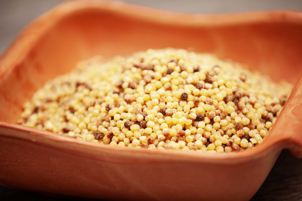 Fregola sarda alle arselle e bottarga di muggine