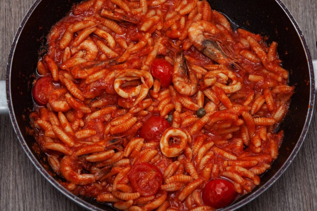 Gnocchetti sardi con gamberi e calamari - Padelle Volanti