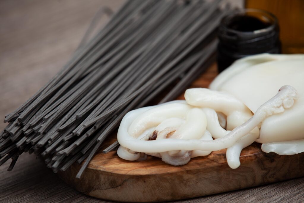 Spaghetti alla chitarra al nero di seppia - Padelle Volanti