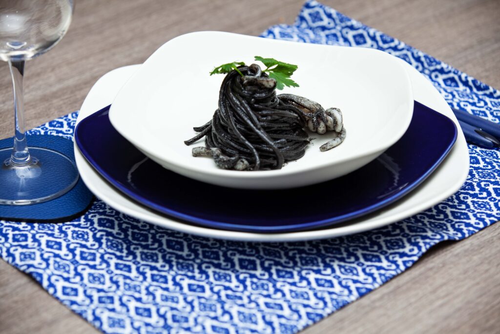 Spaghetti alla chitarra al nero di seppia - Padelle Volanti