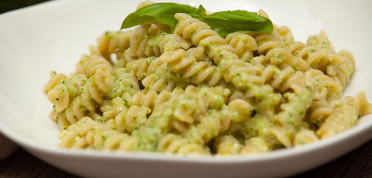 Fusilli al pesto di zucchine - Padelle Volanti