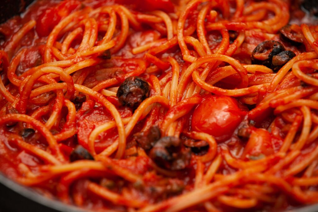 Spaghetti alla puttanesca - Padelle Volanti