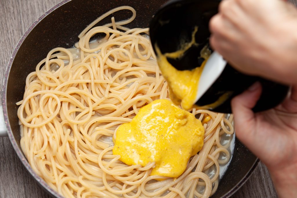 Spaghetti alla carbonara - Padelle Volanti