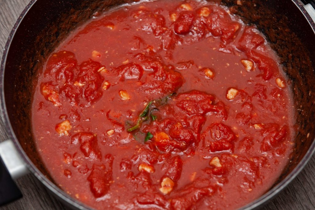 Ravioli al pesce spada in rosso con pesce spada - Padelle Volanti