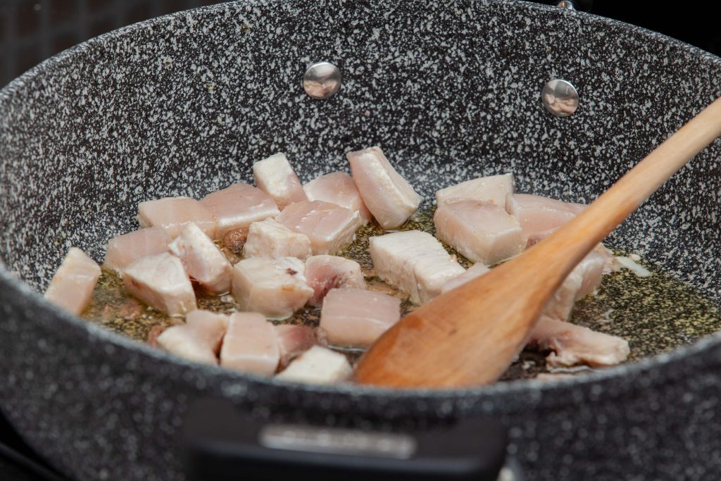 Ravioli al pesce spada in rosso con pesce spada - Padelle Volanti