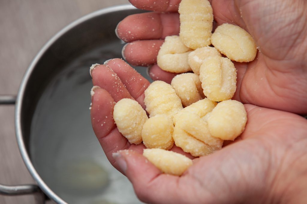 Gnocchi cacio e pepe - Padelle Volanti