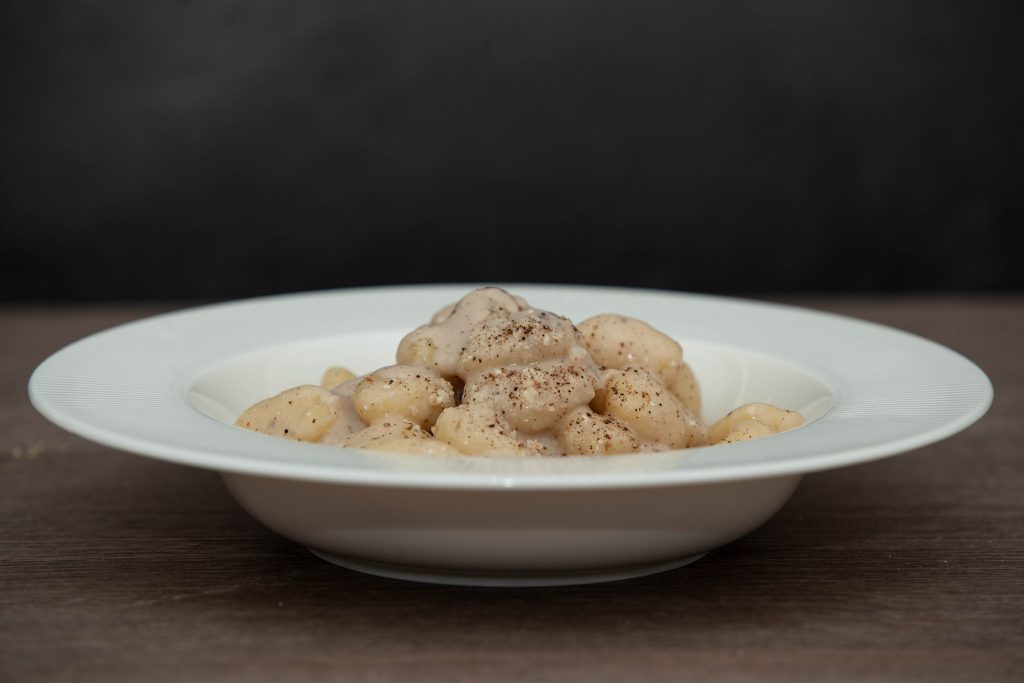 Gnocchi cacio e pepe - Padelle Volanti