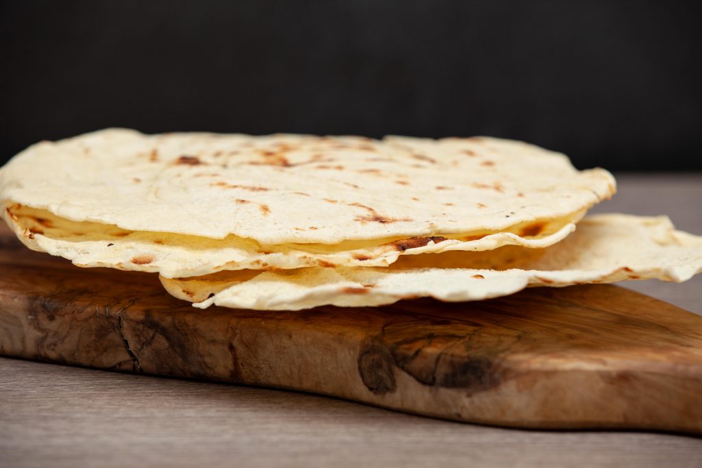 Millefoglie di pane carasau con astice e bottarga - Padelle Volanti