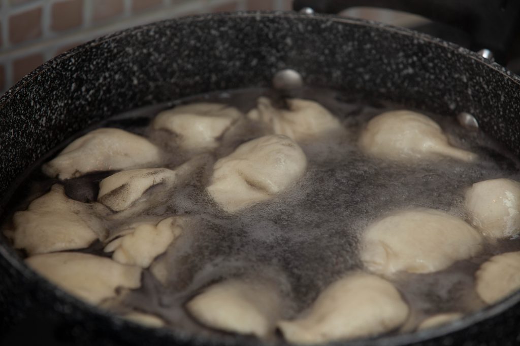 Culurgiones sardi al nero di seppia - Padelle Volanti