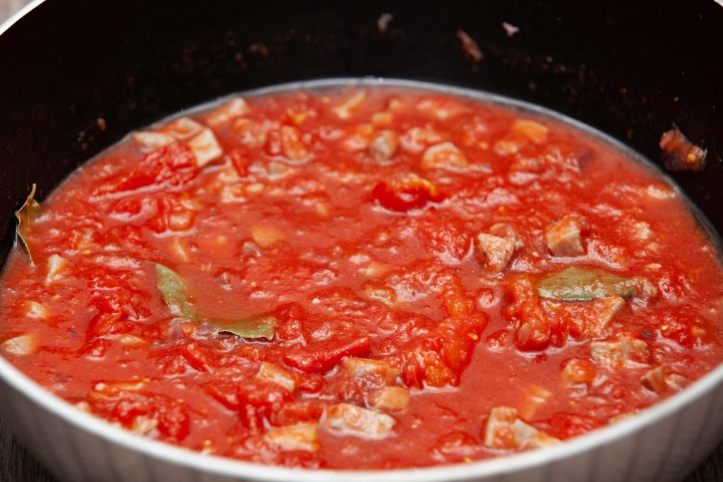 Spaghetti al ragù di tonno - Padelle Volanti