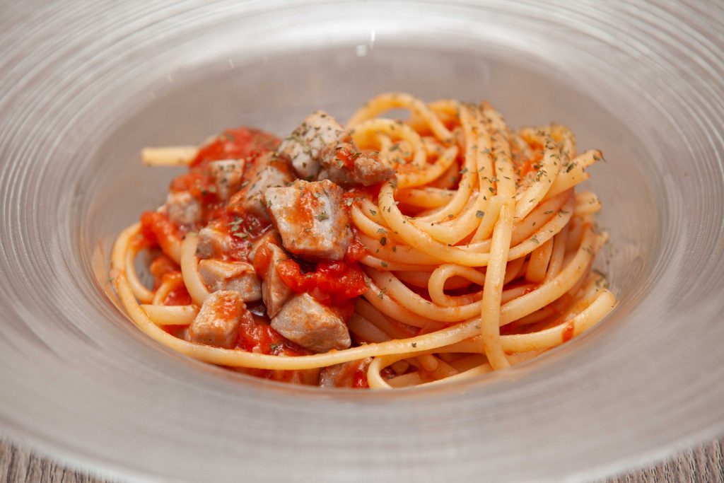 Spaghetti al ragù di tonno - Padelle Volanti